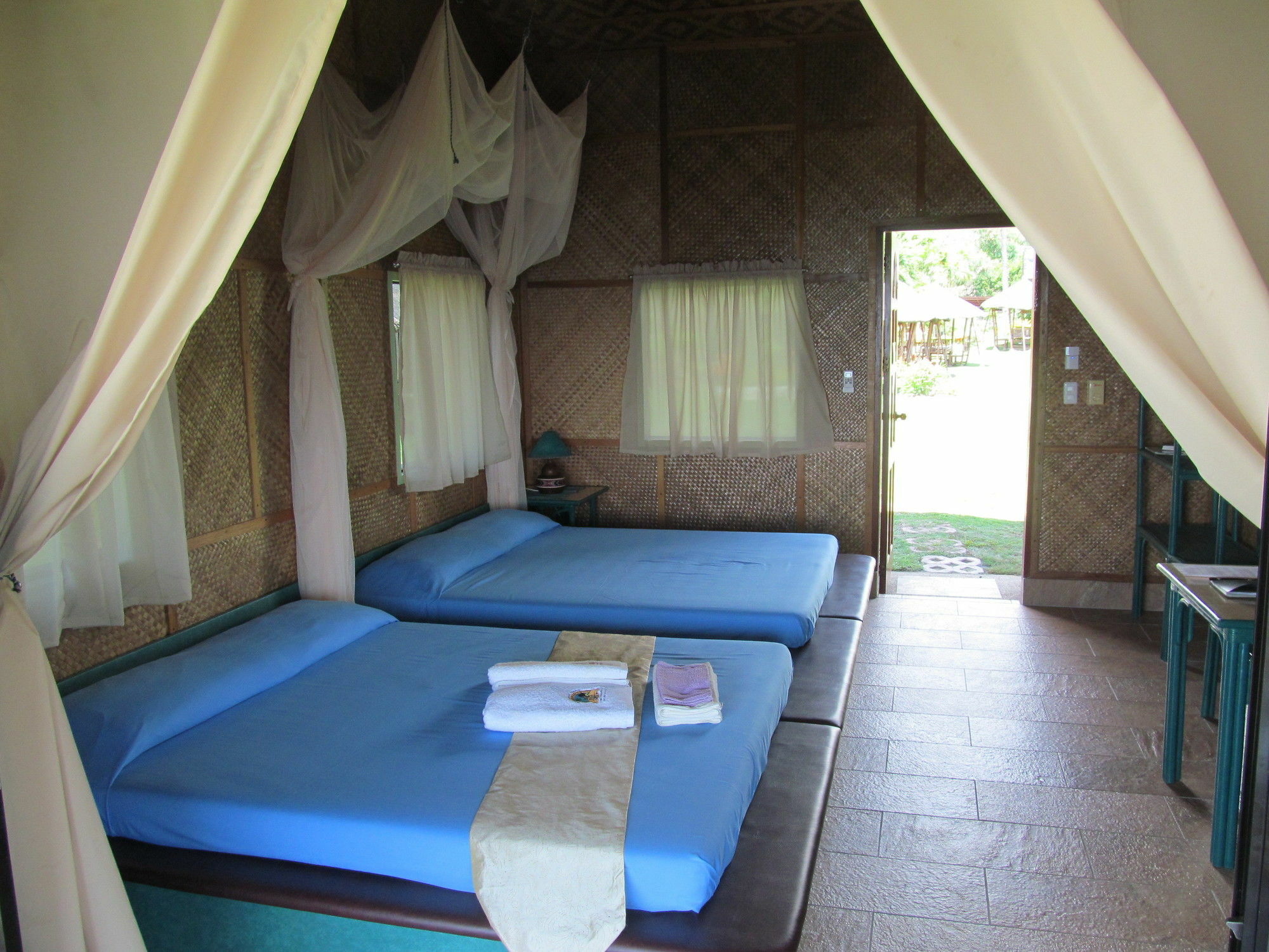 Parrot Paradise Resort Boljoon エクステリア 写真